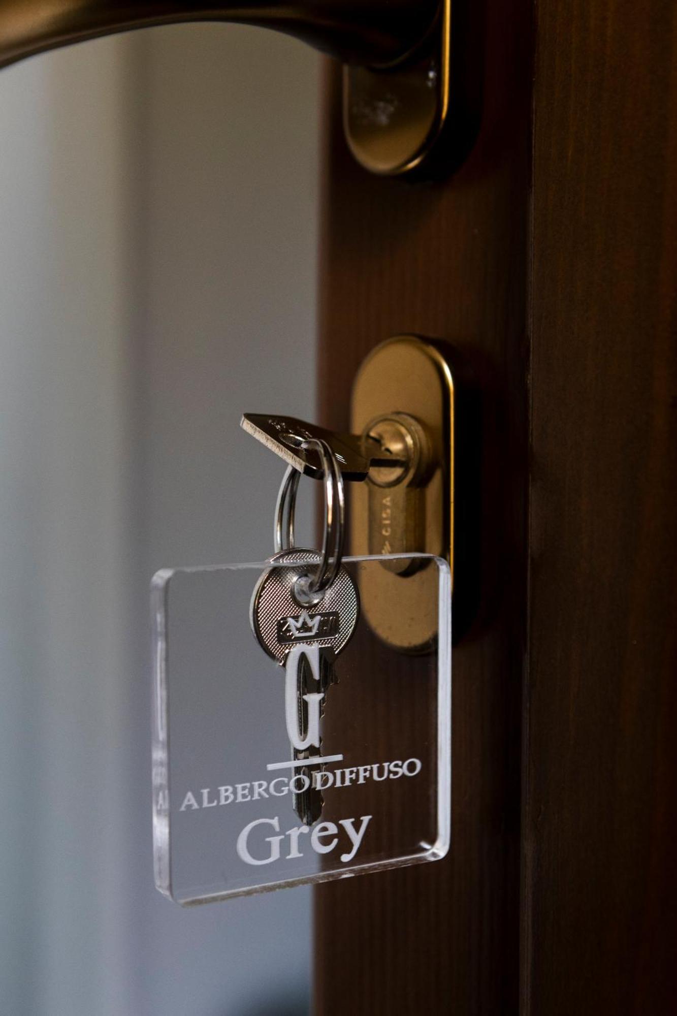 Ginevra Boutique Rooms - Palazzo Leosini - Residenze D'Epoca L'Aquila Luaran gambar